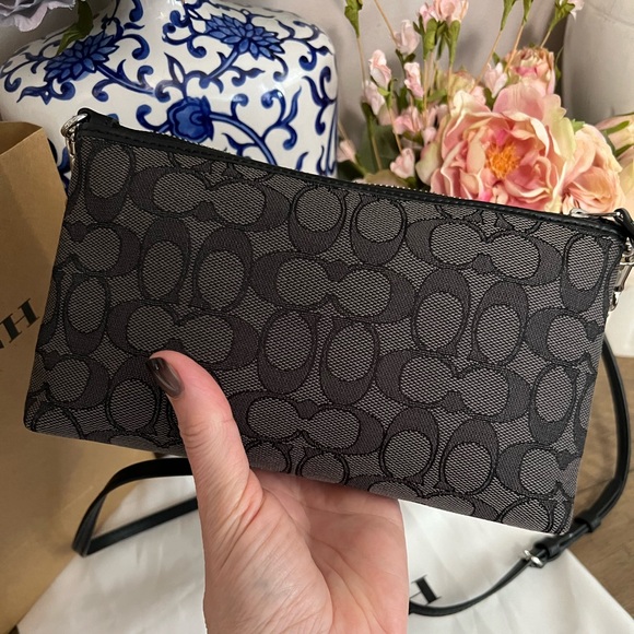 ♥️ Coach signature print crossbody - Picture 4 of 7